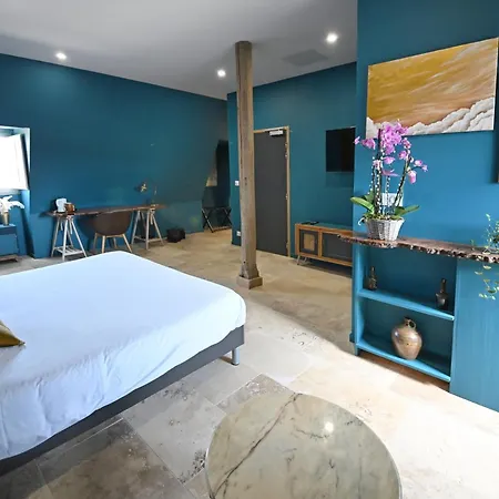 Le Logis De L'abbaye De Savin Bed & Breakfast