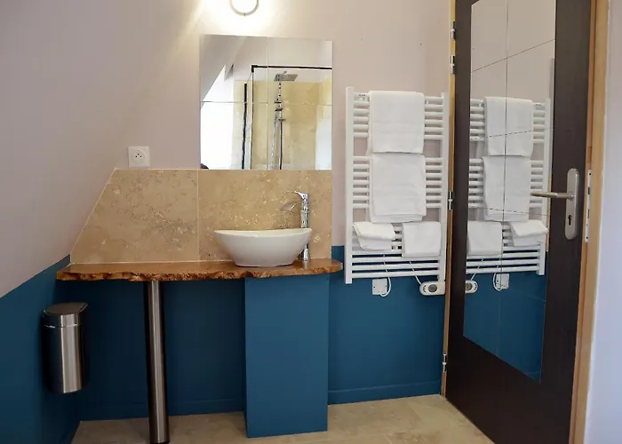 Le Logis De L'abbaye De Savin Saint-Savin (Vienne)