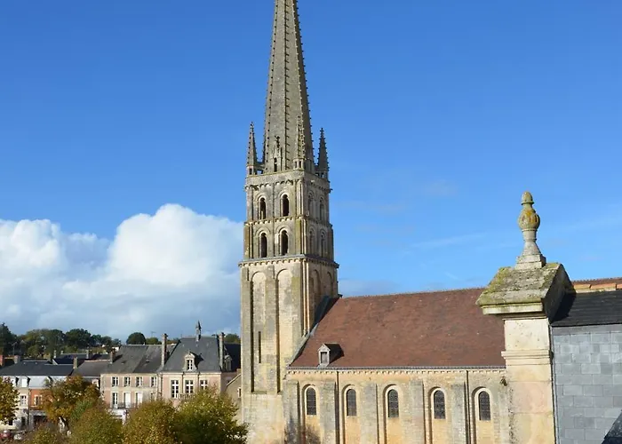 Le Logis De L'abbaye De Savin 3*