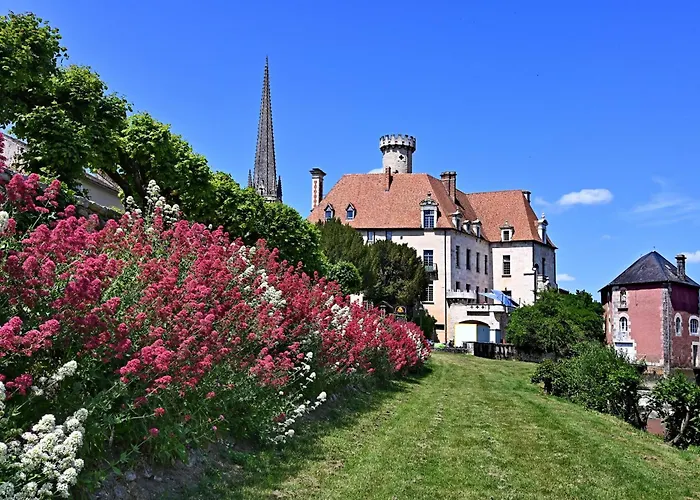Le Logis De L'abbaye De Savin Saint-Savin (Vienne)